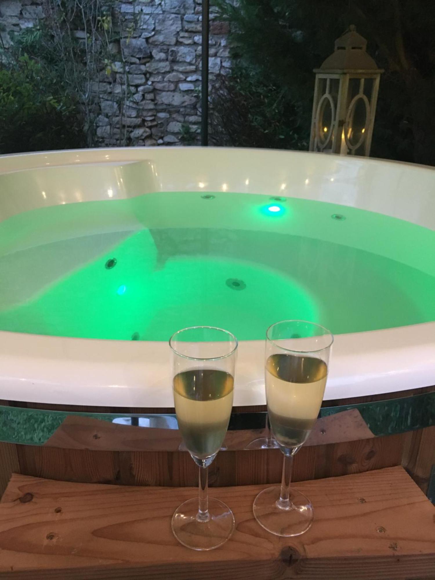 Paradis Fleuri Et Son Bain Nordique Chaussy  Екстериор снимка
